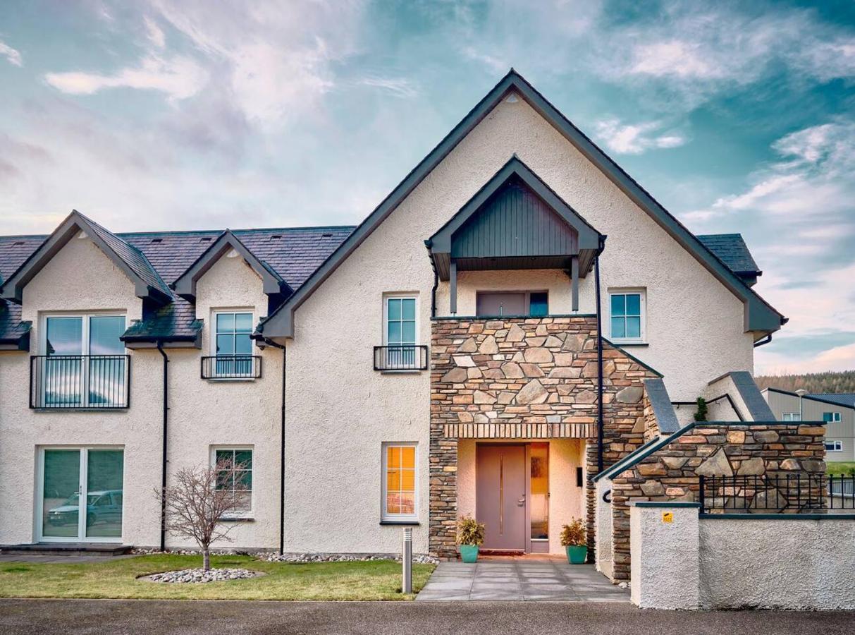 The Steadings, Aviemore Luxury 5 Star Rated 3 Bed With Home Cinema Garden And Parking 외부 사진